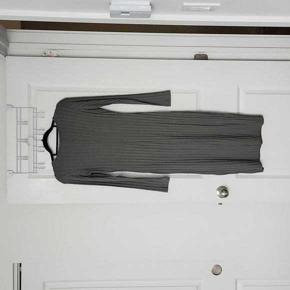 Scoop Neck Long Sleeves Midi Dress - Picture 3 of 6